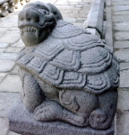 Черепаха во дворце Кёнбоккун.