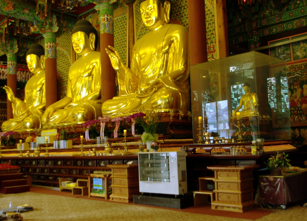 В буддийском храме в Сеуле.