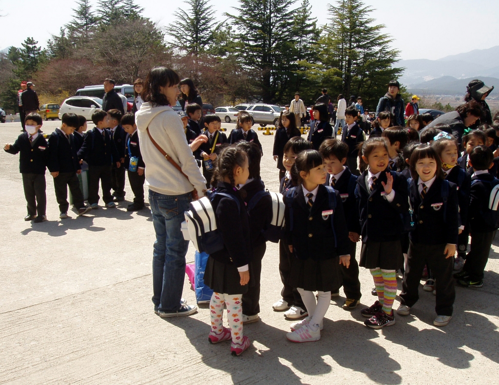 В музеях Южной Кореи много школьников, которых привели