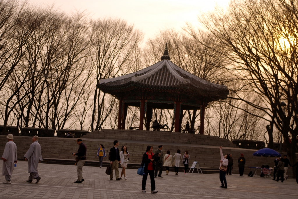 Беседка рядом с сеульской телебашней.