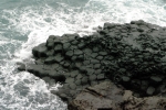 Скалы Чжусан Чжолли у побережья Чжунмун. Правильная форма образовавшихся лавовых