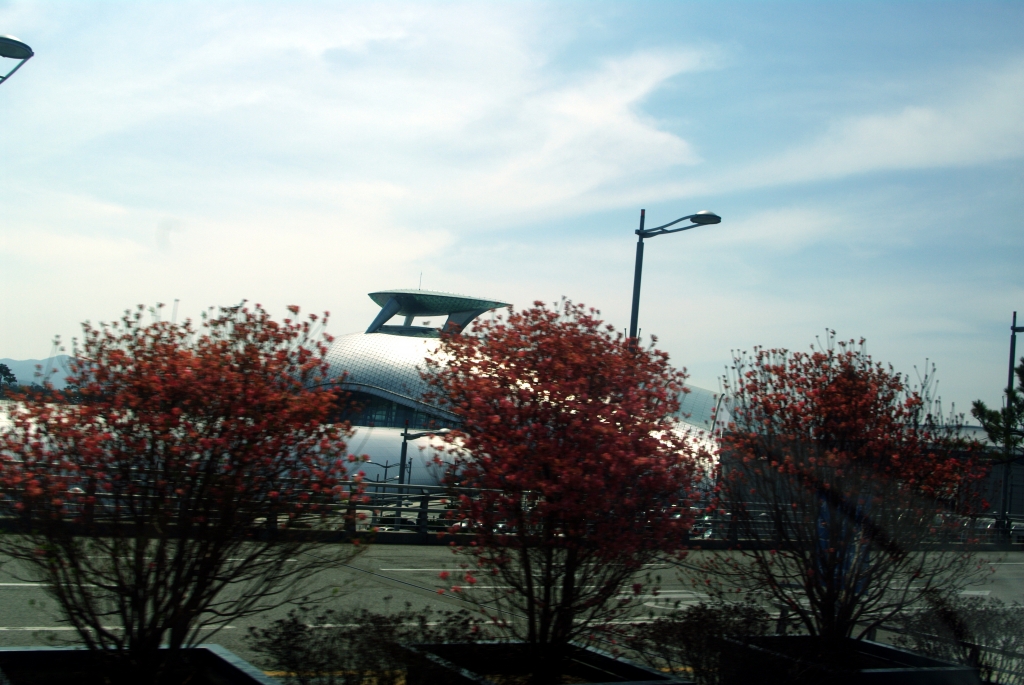 На подъезде в международный аэропорт в Инчхоне.