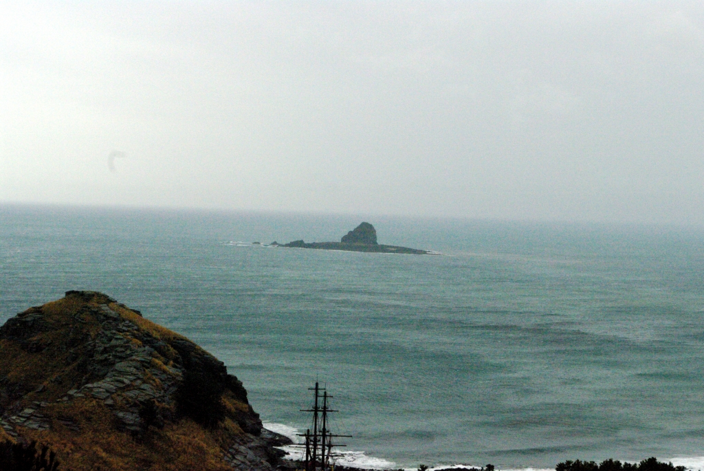 С горы Санбансан виден остров Морадо и похожая